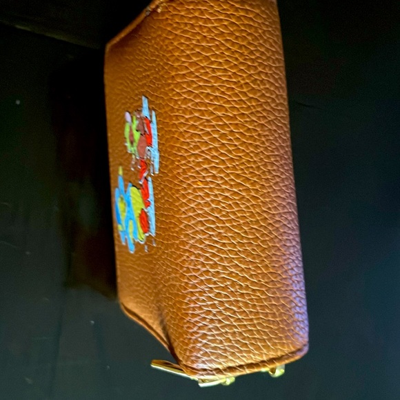 Wallet Disney Themed Winnie the Pooh Mini Accordion style Size: (4.53" x 3.35'") - Picture 5 of 7